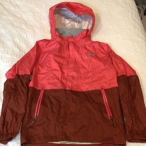 REI girls’ raincoat in salmon and brown, size medium